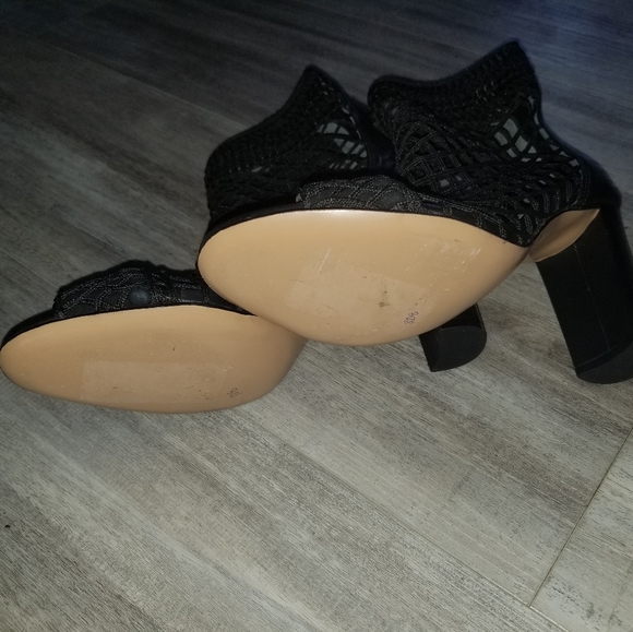 **SOLD** NEW Rachel Zoe black 'Callie' heels - Picture 4 of 6